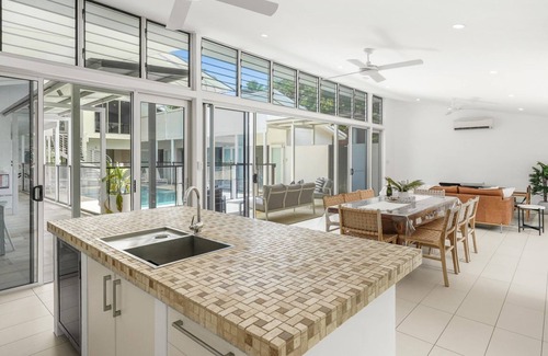 Trinity Beach Casa | Belle Escapes Villa Rosa just minutes to Trinity Beach