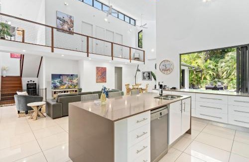 Palm Cove Casa | Belle Escapes Villa Aurelia