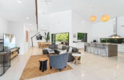 Palm Cove Casa | Belle Escapes Villa Aurelia