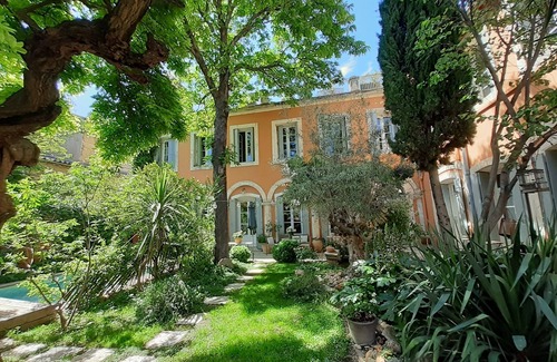 Montpellier-Centre Casa | Belle et Ancienne Maison Dans le Centre Historique, Jardin et Bassin