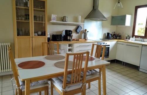 La Celle-sous-Gouzon Casa | Belle et grande maison familiale à Cabourg, 7 pers et 1 bébé, proche Hippodrome