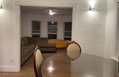 Detroit Apartamento | Belle Isle Cottage - 1905 Historic Home near city