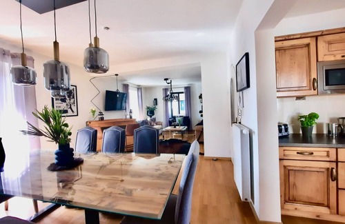 Kitzbuehel Casa | Belle Kitz urban villa for 11 with sauna & garden
