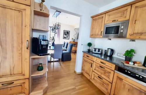 Kitzbuehel Casa | Belle Kitz urban villa for 11 with sauna & garden