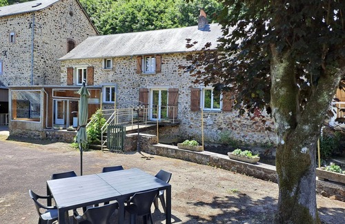Saint-Jean-sur-Mayenne Casa | Belle Maison au Bord de L'eau