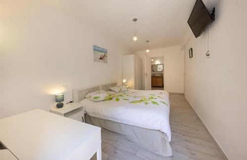La Colle-sur-Loup Apartamento | Belle maison atypique avec piscine chauffée