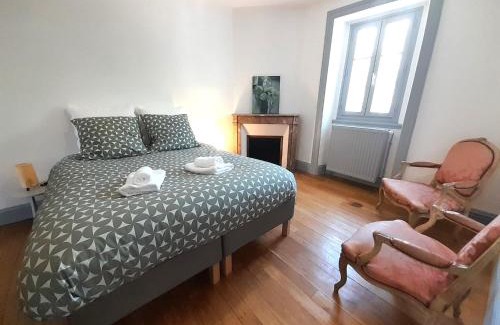 Chateauroux Casa | Belle Maison centrale 8 pers- patio- wifi