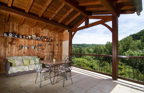 Caylus Casa | Belle maison de maître - Piscine et jardin privés - Au cœur du village médiéval de Caylus - 4 personnes - Garage