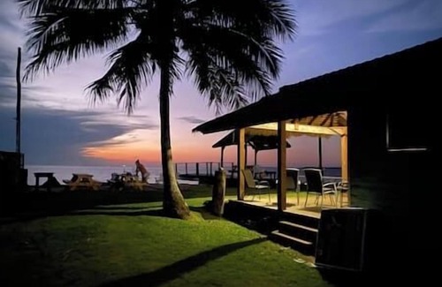 Amity Point Cabina | Belle's on Ballow - Kookaburra Lodge