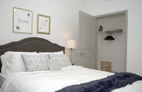 Southwest Anaheim Apartamento | Belle Suite -8mins from Disney, Centrally Located!