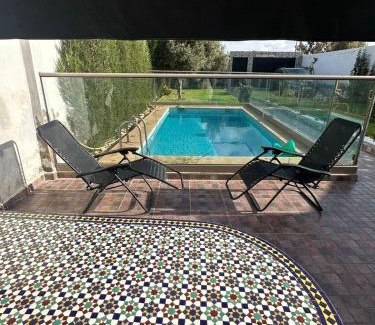 Oulad Azzouz Casa | Belle villa spacieuse et calme avec piscine à 7min de la plage en voiture