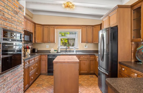 Belle Vista Casa | Belle Vista Beach House | Monthly Property + Hot Tub & Fire Pit!