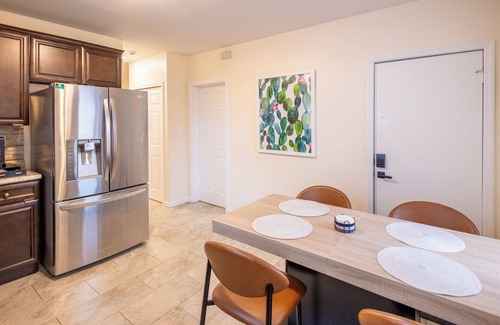Forest Hill Apartamento | Belleville 3 Bed, Pets OK, Parking, Laundry, Fenced-In Yard, Fire Pit