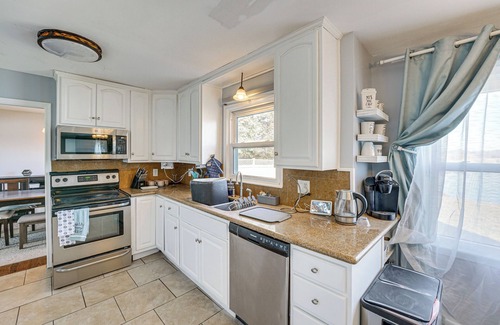 Belleville Casa | Belleville Lake House w/ Fire Pit & Patio!