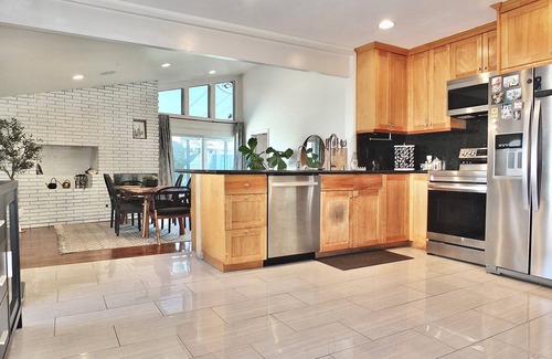 South of Conant Casa | Bellflower Breeze – Charming 3 BDR in Long Beach!