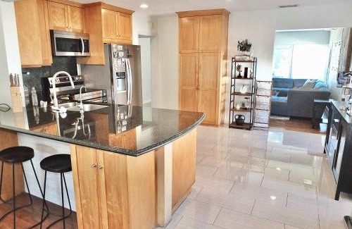 South of Conant Casa | Bellflower Breeze - Charming 3 BDR in Long Beach