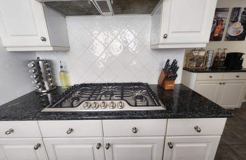 Belmont Shore Casa | Belmont Beach House 6 Doors From the Beach, 2 Blocks from Trendy 2nd Street