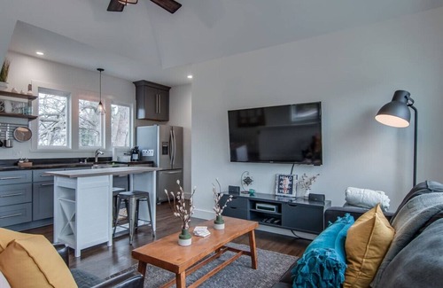 Historic Waverly Casa | Cozy Loft - Steps to 12th South and Belmont