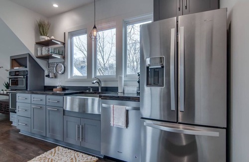 Historic Waverly Casa | Cozy Loft - Steps to 12th South and Belmont