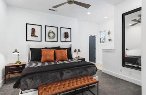 Hillsboro Village Casa | Belmont Retreat walk to Restaurants, Coffee, 12 South