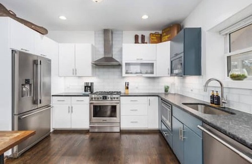 Hillsboro Village Casa | Belmont Retreat walk to Restaurants, Coffee, 12 South