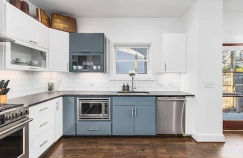 Hillsboro Village Casa | Belmont Retreat walk to Restaurants, Coffee, 12 South