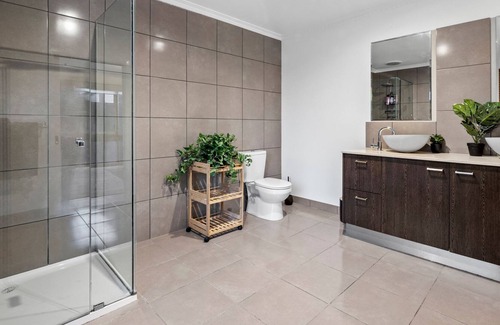 Belmont Casa | Belmont's Modern Delight Family Home