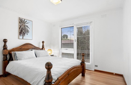Belmont Casa | Belmont's Modern Delight Family Home