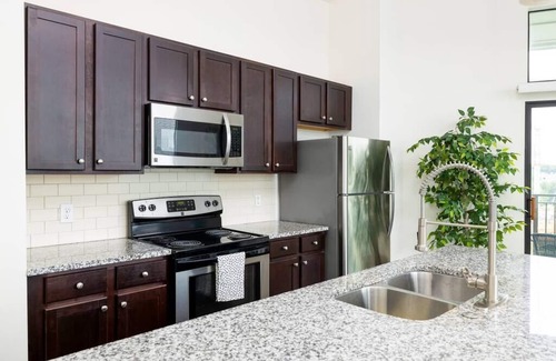 Poncey-Highland Apartamento | Beltline Apartment at Ponce City Market - ¡Camina a todo! piscina, gimnasio, estacionamiento gratuito