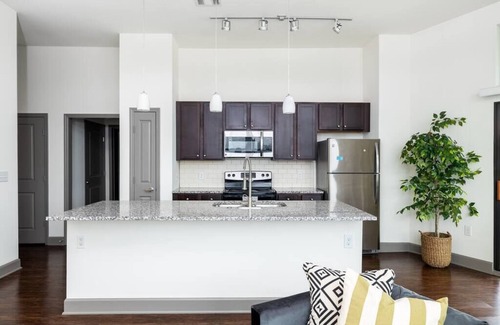 Poncey-Highland Apartamento | Beltline Apartment at Ponce City Market - ¡Camina a todo! piscina, gimnasio, estacionamiento gratuito