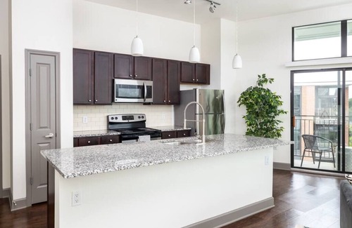 Poncey-Highland Apartamento | Beltline Apartment at Ponce City Market - ¡Camina a todo! piscina, gimnasio, estacionamiento gratuito