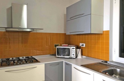 La Spezia Apartamento | BELVEDERE Apt 10p by VILLASRETREATS, A/C, Jacuzzi with Seaview, near 5 Terre