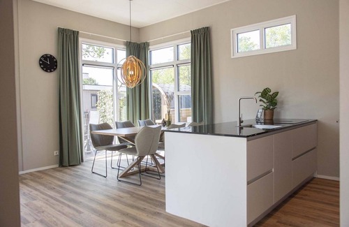 Cromvoirt Chalet De Esquí | ✓ Belvedere at Résidence de Leuvert ✓ Holiday home for six persons ✓ Situated close to 's Hertogenbosch (North Brabant) ✓ Near De IJzeren Man ✓ Book directly at the park