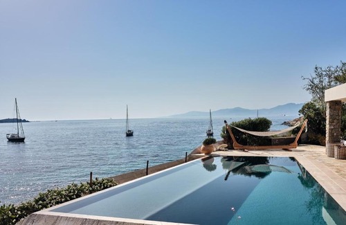 Mykonos Hotel | Belvedere Mykonos - Waterfront Villa & Suites - The Leading Hotels of the World