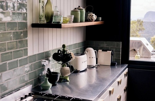 Numinbah Valley Cabina | Belvedere Summer House Gold Coast Hinterland STAY PLAY EAT RELAX REPEAT