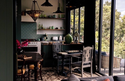 Numinbah Valley Cabina | Belvedere Summer House Gold Coast Hinterland STAY PLAY EAT RELAX REPEAT