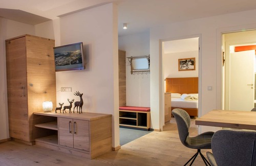 Mareo Apartamento | Hermoso apartamento en los Dolomitas con un gran jardín.