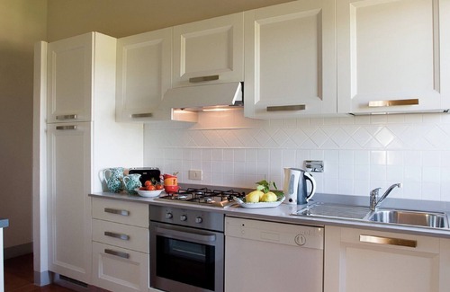 San Donato in Collina Cabaña | Apartamento ubicado en una pequeña y encantadora casa toscana. 62 m2,para 4 personas