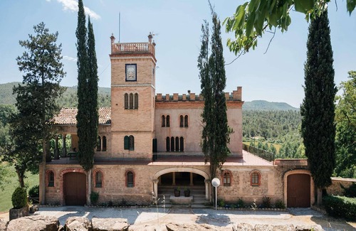 Castellnou de Bages Villa | Mansión moderna cerca del bosque