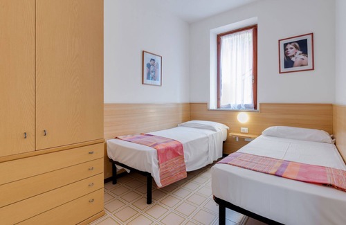 Frader Casa | Residencia en el lago Garda con piscina y jardín, posición panorámica