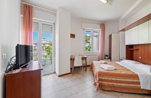 Rivazzurra Apartamento | Residencia a sólo 50 metros de la playa y el mar.
