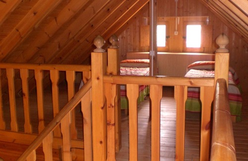 Prades Casa | Perfectp bungalow con una terraza, rodeado de montañas