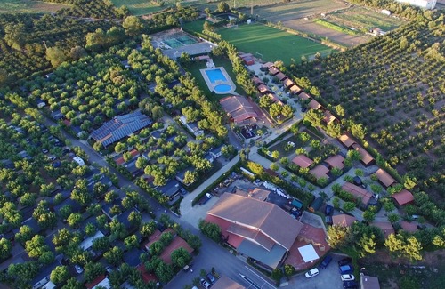Prades Casa | Perfectp bungalow con una terraza, rodeado de montañas
