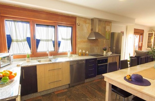 Cerponzons Casa | Belvilla by OYO Casa O Sartal - Villa Raxeira