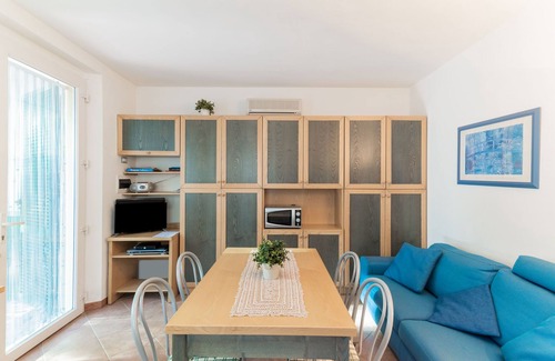 San Feliciano Cabaña | Belvilla by Oyo La Rocca Residence