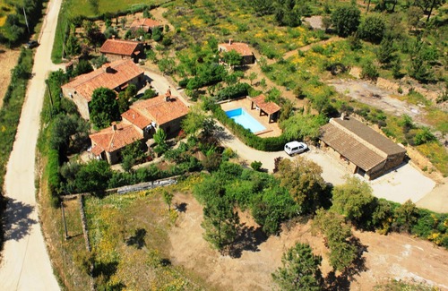 La Acena de la Borrega Cabaña | Acogedora casa de vacaciones con piscina