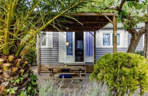 Miami Platja Chalet De Esquí | Belvilla by Oyo Miramar 1
