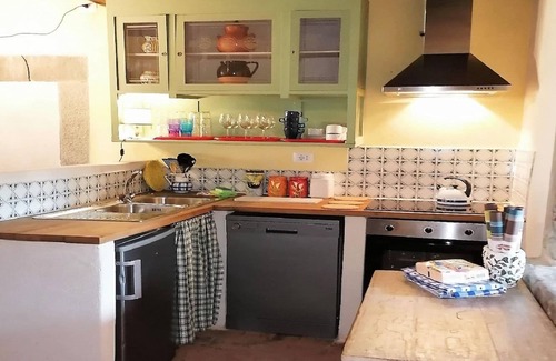 San Godenzo Casa | Apartamento independiente en un pueblo antiguo, con piscina