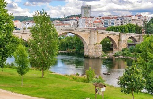 Ourense Apartamento | Belvilla by OYO Villa Trabazos Abellas