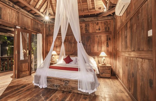 Kutuh Kaja Hotel | Belvilla Scenic Picturesque Near Monkey Forest